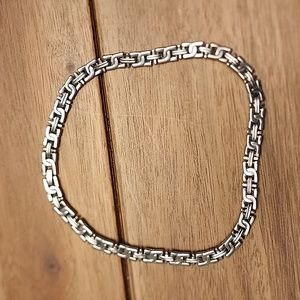 Vintage geometric choker style necklace